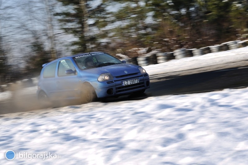 Zawody "RallySprint" w zimowej scenerii